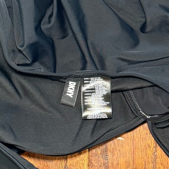 NWOT DKNY Halter One Piece Swimsuit Black Tummy Control Vacation Resort XXL - Picture 6 of 12